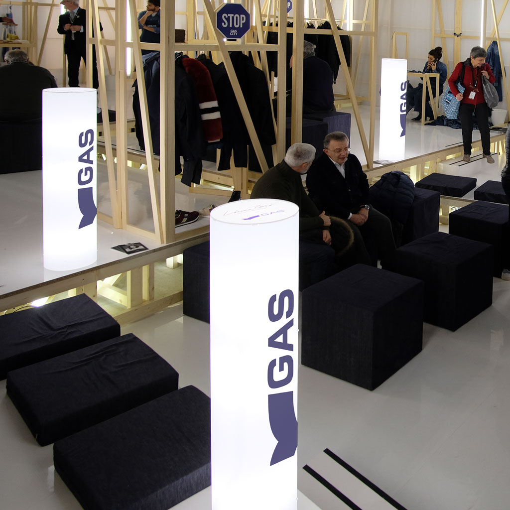 Decolight personalizzata - logo Gas Jeans